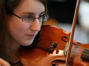 Hampshire Music Service Young female violinist
